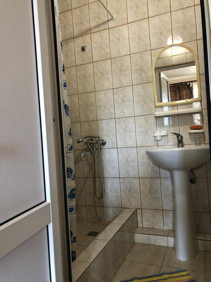 Cafe-Hotel Assir Pizunda Exteriör bild